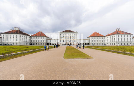 Le château de Nymphenburg à Munich, Allemagne. Elle doit sa fondation en tant que résidence d'été à la naissance de l'héritier du trône, Max Emanuel, né en 1662. Banque D'Images