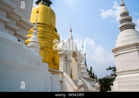 Temple Bouddhique Wat Suan Dok à Chiang Mai, Thaïlande. Banque D'Images