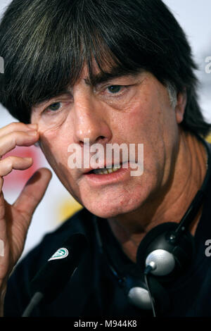 Conférence de presse avec headcoach allemand Joachim Jogi Löw. Banque D'Images