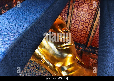 Wat Pho ou Temple du Bouddha couché à Bangkok, Thaïlande. Banque D'Images