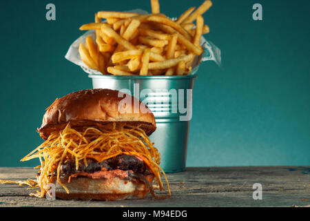 Hamburger fait maison avec des légumes frais de la bonne nourriture Banque D'Images