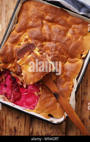 Gâteau aux cerises Banque D'Images