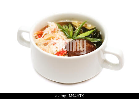 Soupe Asiatique à la viande de crabe et champignons Banque D'Images