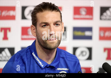 Ecosse de Charlie Mulgrew lors d'une conférence de presse à Hampden Park, Glasgow. ASSOCIATION DE PRESSE Photo. Photo date : Jeudi 22 mars, 2018. Voir l'histoire de l'Écosse. SOCCER PA Crédit photo doit se lire : Jane Barlow/PA Wire. RESTRICTIONS : Utiliser l'objet de restrictions. Usage éditorial uniquement. L'utilisation commerciale qu'avec l'accord écrit préalable de la Scottish FA. Appelez le  +44 (0)1158 447447 pour de plus amples informations. Banque D'Images