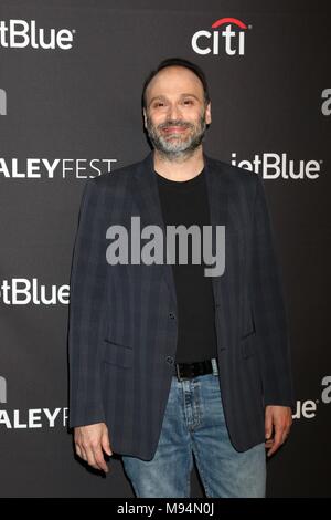 Los Angeles, CA, USA. Mar 21, 2018. Steven Molaro arrivées à la CBS pour la théorie du Big Bang et les jeunes à la Sheldon 35e anniversaire PaleyFest LA 2018, le Kodak Theater à Hollywood et Highland Center, Los Angeles, CA, 21 mars 2018. Credit : Priscilla Grant/Everett Collection/Alamy Live News Banque D'Images