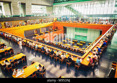 De Pékin, Pékin, Chine. Mar 23, 2018. Beijing, Chine-lecteurs à la Bibliothèque nationale de Chine à Beijing. Crédit : SIPA Asie/ZUMA/Alamy Fil Live News Banque D'Images