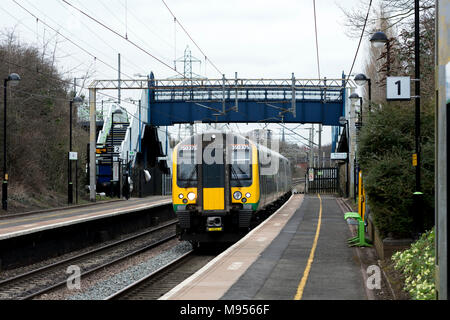 Le Nord-ouest de Londres classe de chemin de fer 350 train électrique à Canley, Coventry, West Midlands, Royaume-Uni Banque D'Images