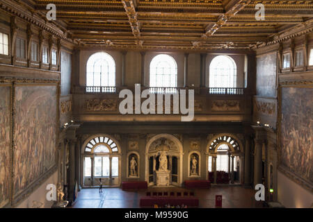 Italie, Florence - 18 mai 2017 : l'avis de le Salone dei Cinquecento au Palazzo Vecchio le 18 mai 2017 à Florence, en Italie. Banque D'Images