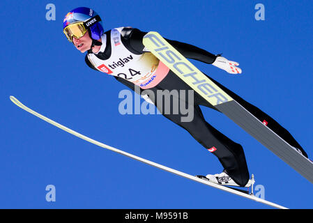 Planica, en Slovénie. Mar 22, 2018. Gregor Schlierenzauer d'Autriche fait concurrence au cours de la qualification au FIS Planica finales de la Coupe du monde de saut à ski le 22 mars 2017 à Planica, en Slovénie. Credit : Rok Rakun/Pacific Press/Alamy Live News Banque D'Images