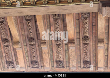 Italie, Florence - 18 mai 2017 : le point de vue de la toiture dans le fragment sculpté Terrasse de Saturne au Palazzo Vecchio le 18 mai 2017 à Florence, en Italie. Banque D'Images