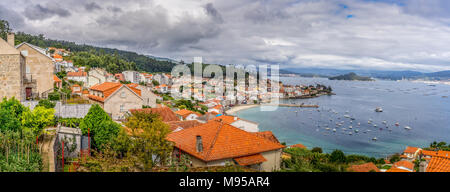 Vue de la colline de la ville de Cangas dans la baie de Vigo, Galice, Espagne Banque D'Images