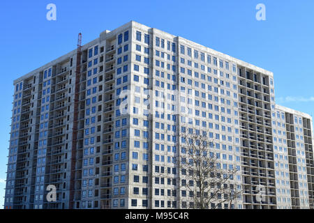 Panneau à plusieurs étages du bâtiment résidentiel en construction. Banque D'Images