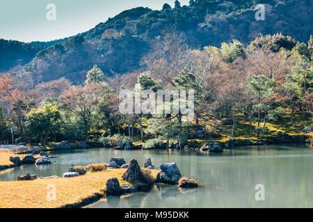 Temple tenryū-ji, le lac et le jardin à Kyoto, Japon Banque D'Images