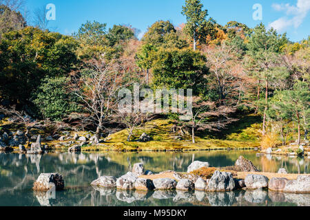 Temple tenryū-ji, le lac et le jardin à Kyoto, Japon Banque D'Images