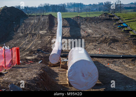 Washington Boro, PA, USA - 15 mars 2018 : un pipeline en construction en milieu rural les terres agricoles du comté de Lancaster. Banque D'Images