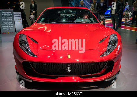 Genève, SUISSE - Le 7 mars 2018 : Ferrari 812 Superfast voiture de sport illustré à la 88e Salon International de l'Automobile de Genève. Banque D'Images