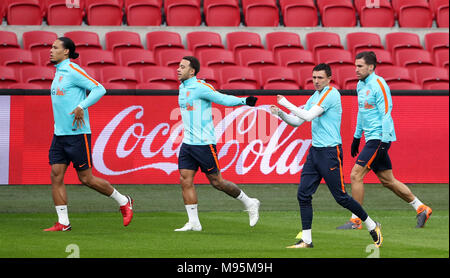 Pays-bas (de gauche à droite) Virgil van Dijk, Memphis Depay, Steven Berghuis et Kevin Strootman pendant une session de formation à l'Amsterdam ArenA, Amsterdam. Banque D'Images
