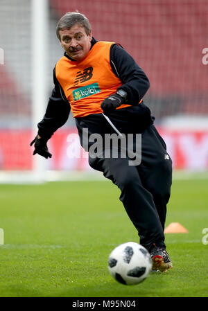 Costa Rica manager Oscar Ramirez lors d'une séance de formation à l'Hampden Park, Glasgow. Banque D'Images