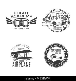 Vintage hand drawn old fly stamps. Billet d'avion d'affaires ou d'emblèmes. Logo de l'avion. Antenne Retro badge. Logos d'écoles pilotes. Avion de conception, en t'imprime. Vecteur d'actions isolées des correctifs Illustration de Vecteur