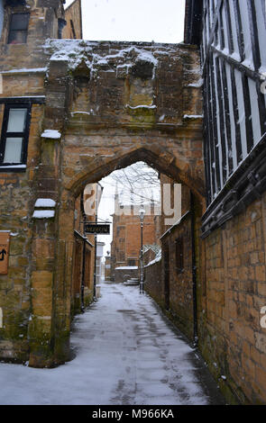 Church Lane & Musée signe dans le marché de la ville historique de Sherborne Dorset, si au cours de la soi-disant mini bête de la tempête de l'Est, mars 2018. Banque D'Images