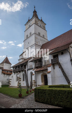 Clocher de l'église fortifiée Harman, Transylvanie, Roumanie Banque D'Images