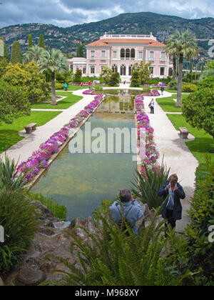 Merveilleux jardin et parc de la Villa Ephrussi de Rothschild, l'architecture toscane au Cap Ferrat, au sud de la France, Var, Cote Azur, France, Europe Banque D'Images