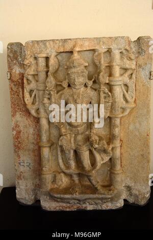 Sculpture de marbre de l'Agni dieu du feu 1200 - 1300 Ce musée city palace Udaipur Inde Rajashan Banque D'Images