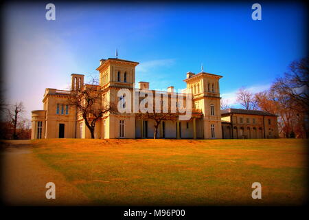 Dundurn Castle est un manoir historique à Hamilton, Ontario, Canada. Les 18 000 mètres carrés de chambre a pris trois ans pour construire et a été achevée en 1835 Banque D'Images