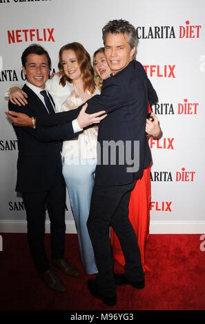 Timothy Olyphant, Skyler Gisondo, Drew Barrymore et Liv Hewson arrivent ...