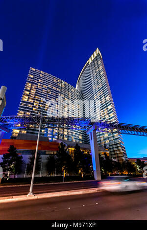 Vue de l'Aria Resort and Casino Las Vegas, au crépuscule, Narvarda, U.S.A Banque D'Images