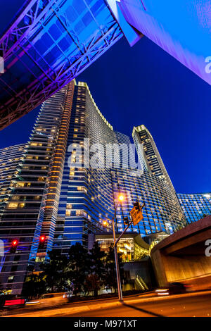 Vue de l'Aria Resort and Casino Las Vegas, au crépuscule, Narvarda, U.S.A Banque D'Images