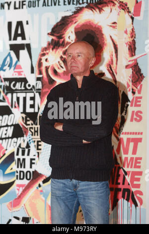 Edimbourg, Ecosse. UK. 23 mars 2018. Auteur Irvine Welsh en photo avant un événement à Leith's Biscuit Factory présenté par l'Edinburgh International Book Festival et Neu. Reeky pour présenter son nouveau roman, à l'usure de pantalons pour hommes. Rapide et furieux, scabrously drôle et bizarrement déménagement, c'est un retour spectaculaire de l'équipage de Trainspotting. Pako Mera/Alamy Live News. Banque D'Images