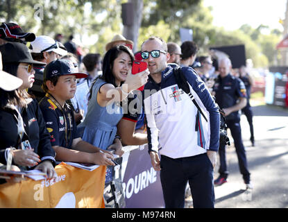 Melbourne, Australie. Mar 23, 2018. Sport Automobile : Championnat du Monde de Formule 1 de la FIA 2018, Melbourne, Victoria : mécaniques : Formule 1 Grand Prix d'Australie 2018 Rolex, Robert Kubica Credit : dpa/Alamy Live News Banque D'Images