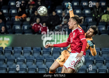 Le Danemark, Brøndby - le 22 mars 2018. Yussuf Poulsen (20) du Danemark vu contre le Panama gardien Jaime Penedo (1) au cours de l'amical de football entre le Danemark et le Panama à Brøndby Stadion. (Photo crédit : Gonzales Photo - Kim M. Leland). Gonzales : Crédit Photo/Alamy Live News Banque D'Images