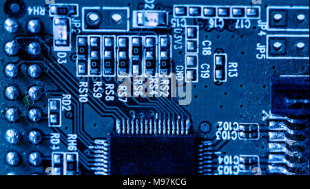 Photo d'une carte circuit bleu d'éléments électroniques, macro shot Banque D'Images