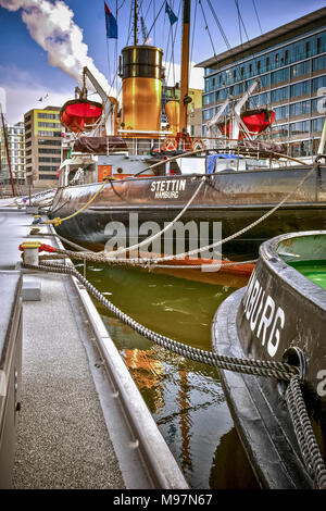 Deutschland, Hambourg, Hafencity, Sandtorkai, Sandtorhafen, Dalmannkai Magellan-Terrassen Architekur,,, Historisches Schiff, Stettin Banque D'Images