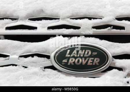 La neige a couvert badge Land Rover Banque D'Images