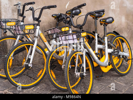 Location de vélos de l'dockless oBike scheme. Rome. Le Latium. L'Italie. Banque D'Images