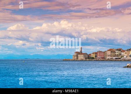 Cape Madona dans la vieille ville de Piran en Slovénie, sur la côte de la mer Adriatique Banque D'Images