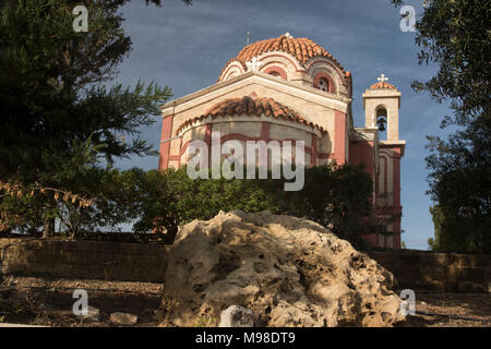 À côté de l'église Georgios Grivas memorial sur la route de Coral Bay, Paphos, Chypre, Méditerranéenne Banque D'Images