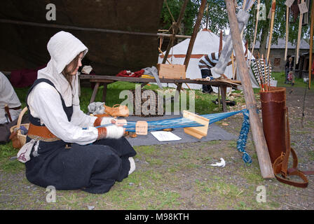 Exposition de jeune femme en costume traditionnel, Hagnan Musée De plein air à Gammelstad, Luleå, Suède, comté de Norrbotten Banque D'Images