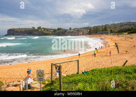 Voir d'Avalon beach sur les plages du nord de Sydney, Nouvelle Galles du Sud, Australie Banque D'Images