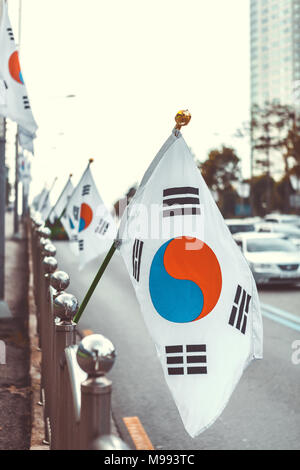 Ourdoors shot de drapeau de la Corée du Sud sur un mât pris à Séoul