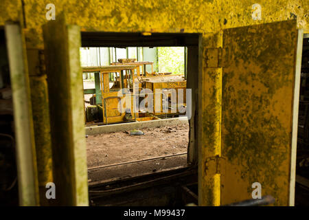 Apoera gare au Suriname, près de la rivière qui Courantayne a été abandonnée après l'intention de l'utiliser pour aller de la bauxite ont été interrompus Banque D'Images