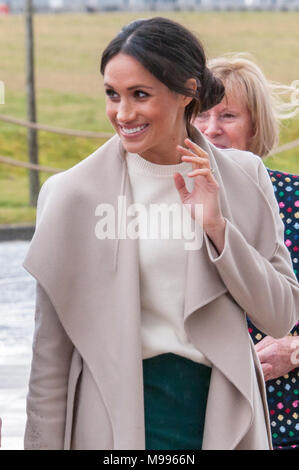 Belfast, Irlande du Nord. 23/03/2018 - Meghan Markle et le prince Harry visiter Titanic Belfast. Banque D'Images