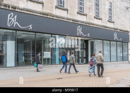 Vider le magasin BHS à Plymouth, Devon, après la fermeture et la liquidation. Pour les détaillants en difficulté, la mort de la rue haute, hors des affaires. Banque D'Images