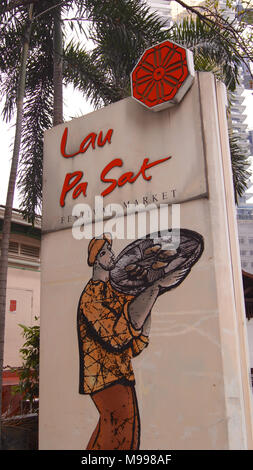 Singapour - APR 3rd, 2015 : La Lau Pa Sat festival market Telok Ayer est une maison victorienne historique construction du marché en fonte sert maintenant d'alimentation populaire cour hawker centre à Singapour. C'est le signe d'entrée du marché Banque D'Images