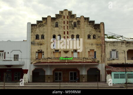 Cine cinéma d'Arenal, La Havane, Cuba Banque D'Images