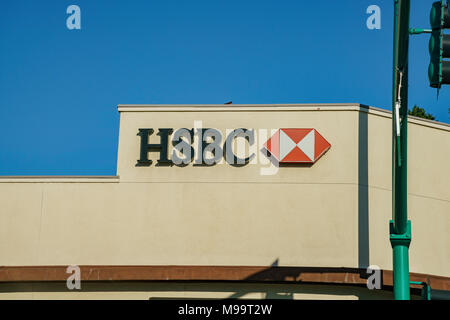 Temple City, Feb 13 : panneau extérieur de la célèbre Banque HSBC le Feb 13, 2018 à Temple City, Los Angeles County, Californie Banque D'Images