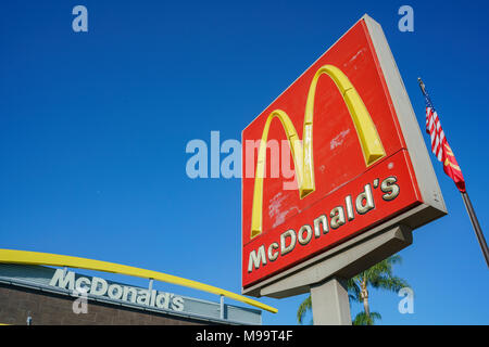 Temple City, Feb 13 : Vue extérieure de la célèbre Mcdonald le févr. 13, 2018 à Temple City, Los Angeles County, Californie Banque D'Images